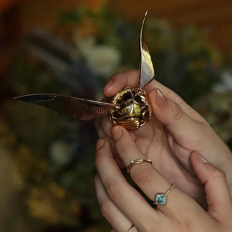 Caixa asas (Pomo de Ouro) com anel, caixa de jóias tema de Harry Potter com embalagem de caixa de presente e faixa de luz.